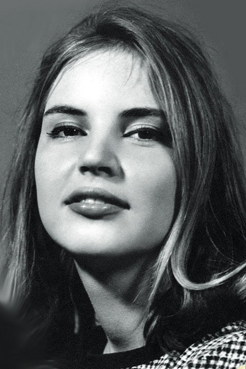 Elke Maravilha as Lúcia