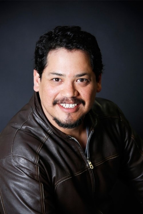 Juan Carlos Medellin as Enfermeros/Tendero