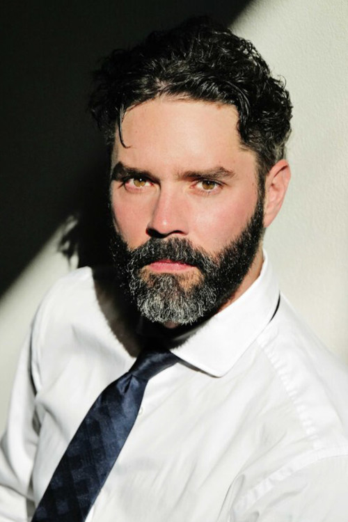 Philipp Sommer as Brünetter Charmeur