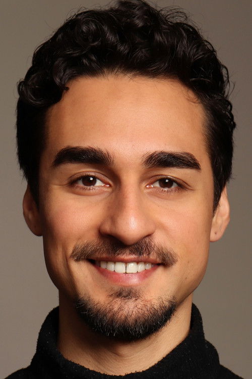 Vinícius Barros as Paulo