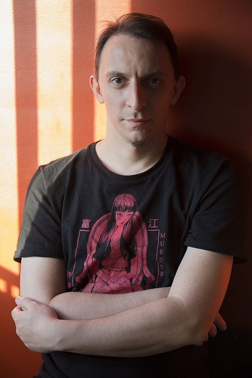 Andrés Borghi as Gusano (voz)