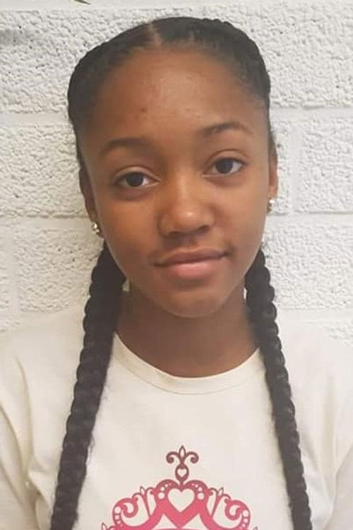 Jashayra Oehlers as Desi