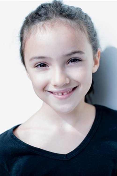 Ambre Pallas as Sarah