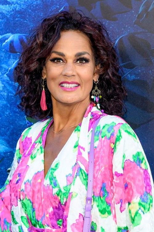 Chimène van Oosterhout as Self - Presenter