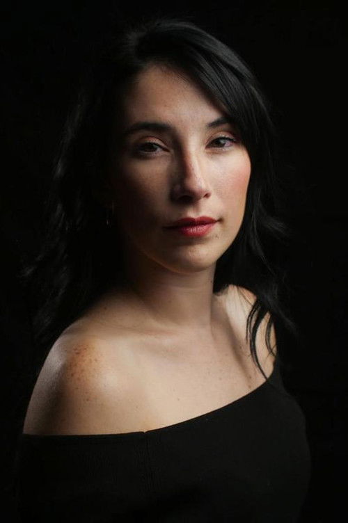 Carmen Borla as Carolina