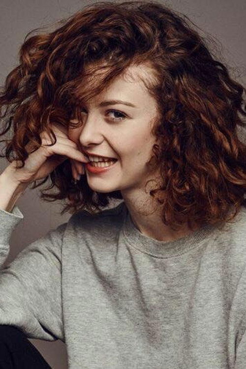 Vanille Barres as La jeune femme d'accueil - Clémence