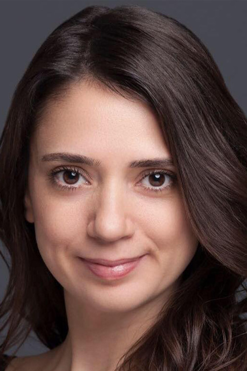 Simge Defne as Efsun