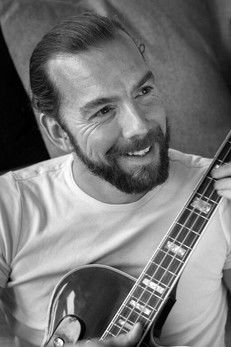 Klas Åhlund as Self