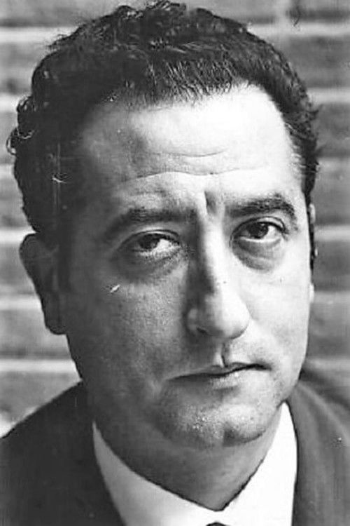 Pau Garsaball as Vázquez