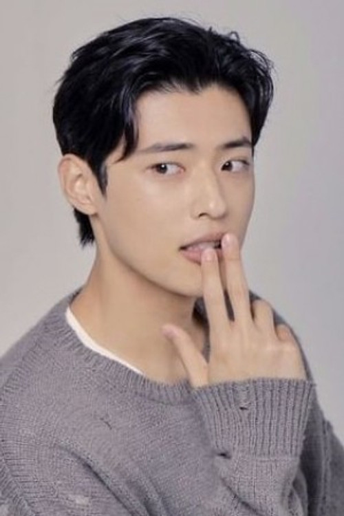 Kang Woo-jung as Woo-jung