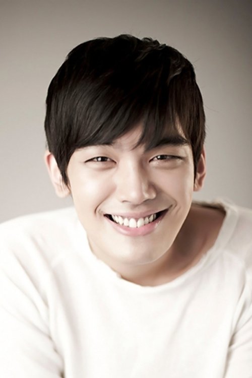 Jung Woo-sik as Self (archive footage)