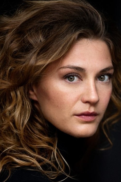 Susann Mertz as Sascha