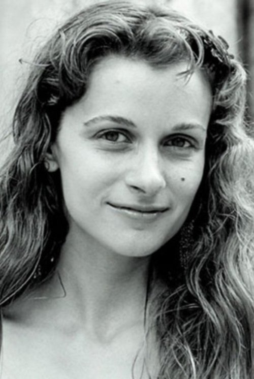 Anabelle Lachatte as Kati Delius