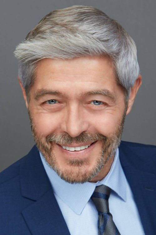 Buzz Leer as Wallace