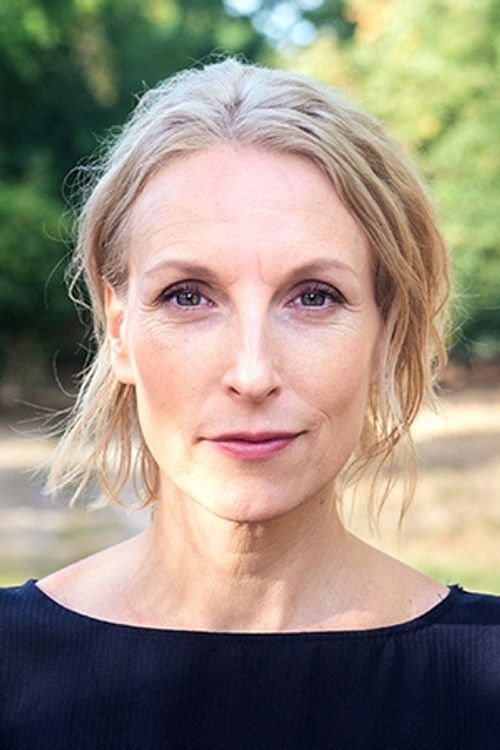 Sascia Haj as Steffi