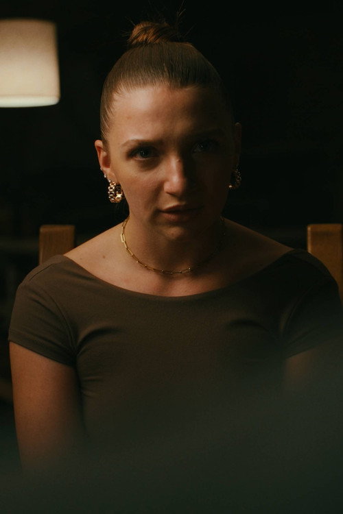 Celina Bzdok as Tina