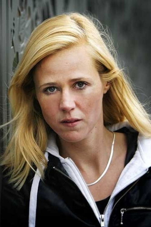 Nicole van Nierop as Jopie