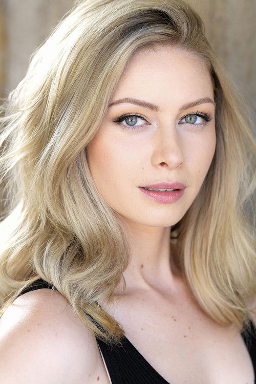 Jordan Birkland as Elle