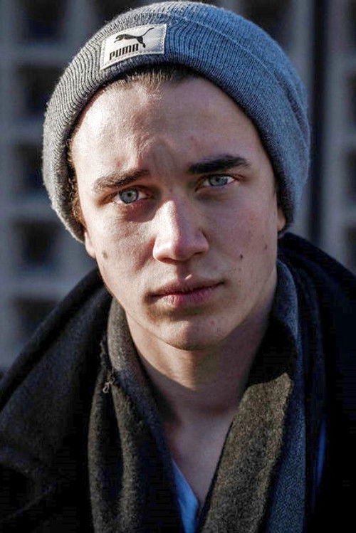 Ben Litwinschuh as Jonas