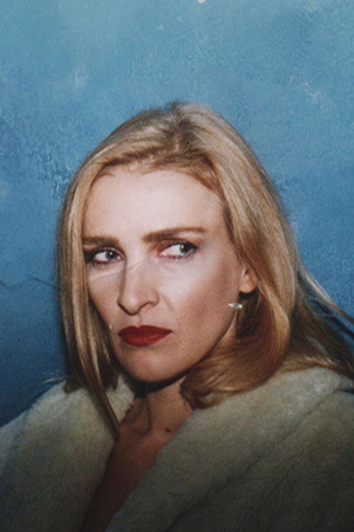 Eva Stylander as Μισέλ