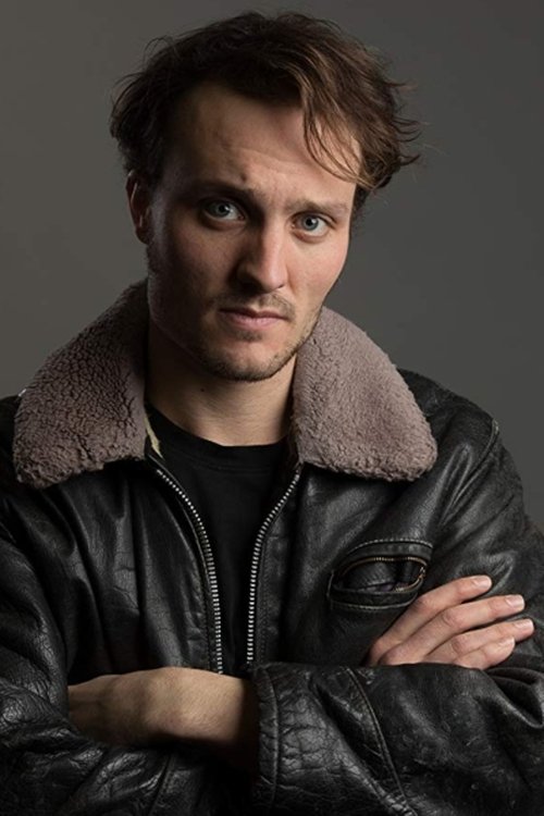 Aidan Ritchie as Beady Eyes