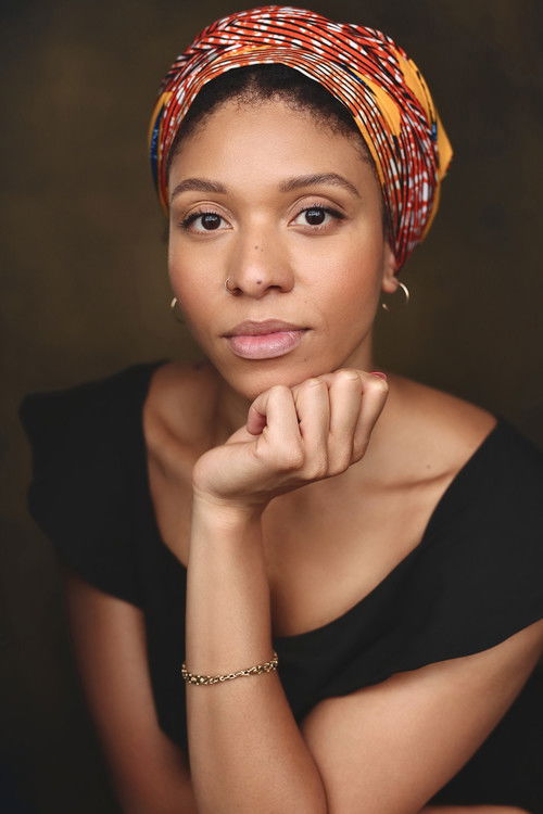 Hannah Sinclair Robinson as Bianca