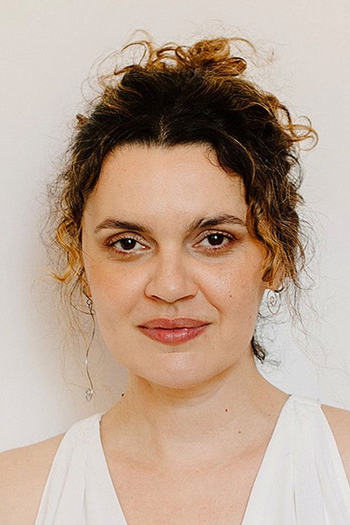 Ana Luiza Rios as Teresa