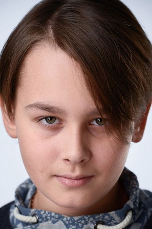 Erik Kholyavko-Grishin as Max