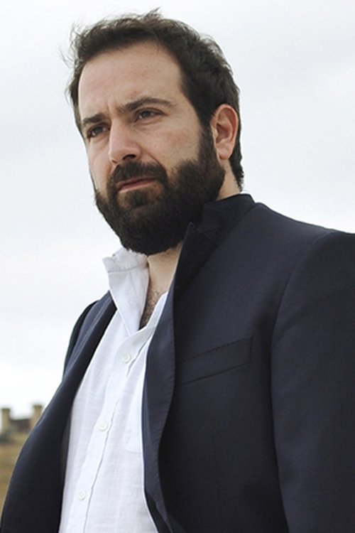 Simone Luglio as Nino