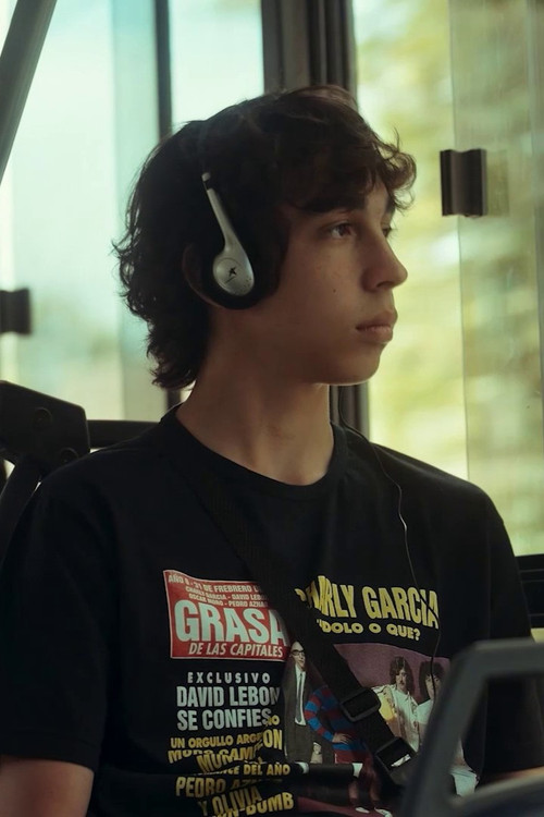 Octavio Gribaudo as Leo