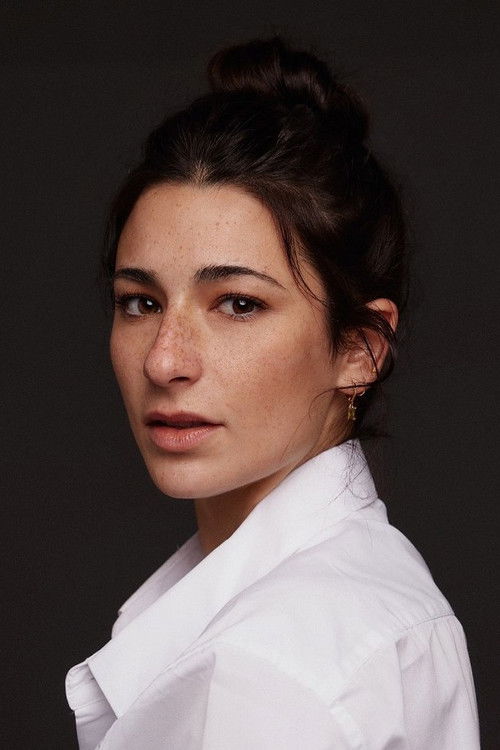 Carol Garrido as Carmen