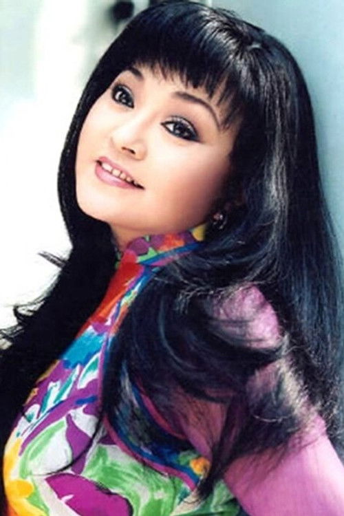 Hương Lan as Self - Contestant
