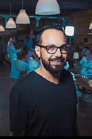 Mohammed Sendi as Captain Hekmah