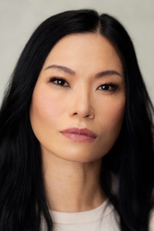 Lourdes Faberes as Hendoo Girl