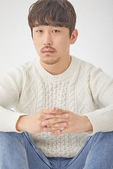 Choi Hee-do as Public officer