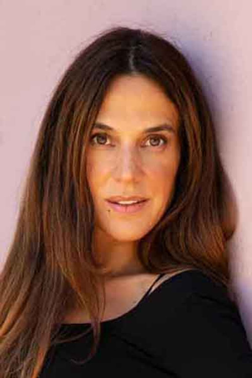 Isabella Kogevina as Μυρτώ