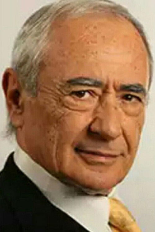 Alberto Alonso as Policía