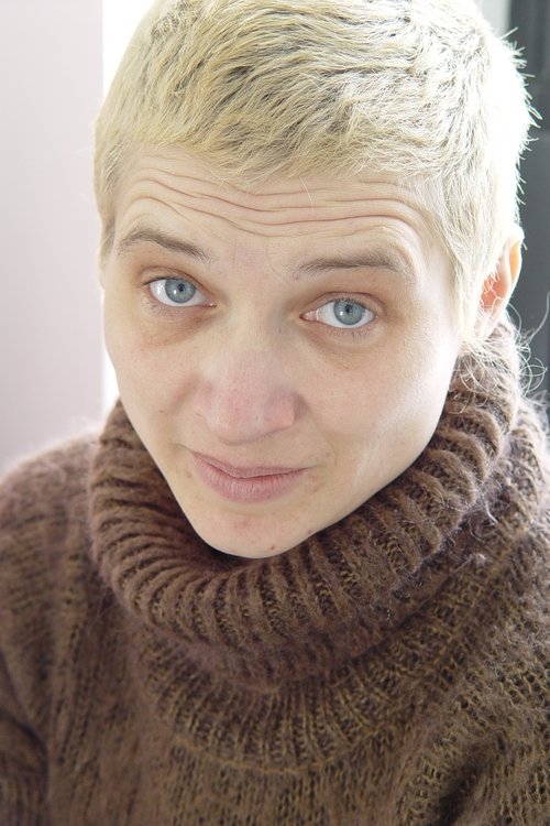 Anne Türnpu as Riina