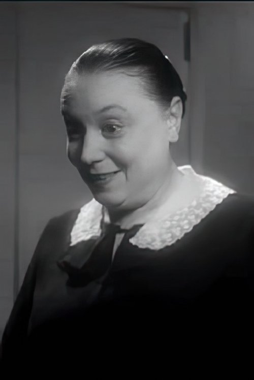 Clary Monthal as Maid