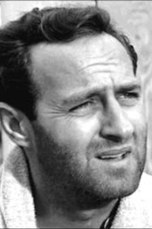 Jidge Carroll as Barney Cashman