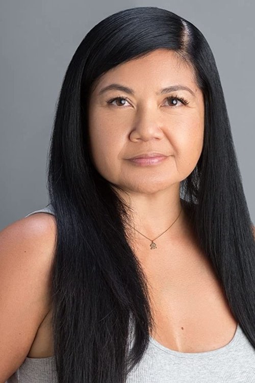 Myhraliza Aala as Sue