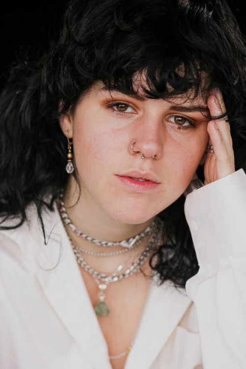 Charlie Cliche as Copine d'Océane