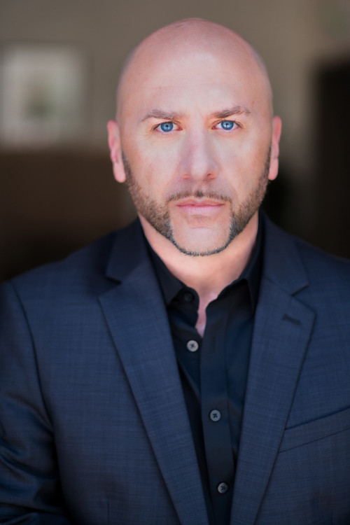 Brian Lemmons as Officer Jackson