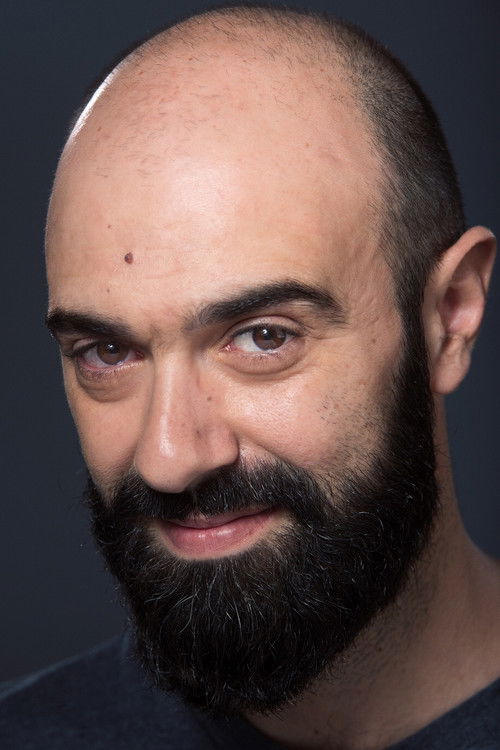 João Miguel Mota as Pai