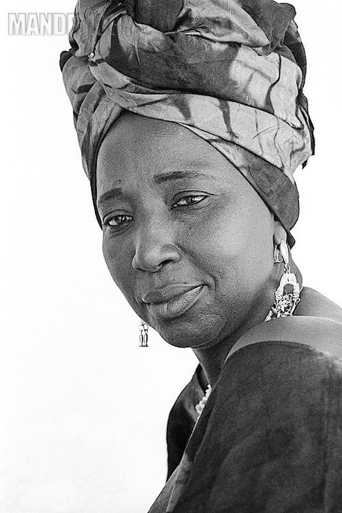 Isseu Niang as La femme maigre