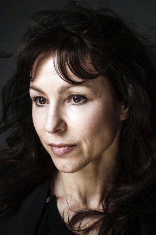 Coraly Zahonero as Narrator (voice)