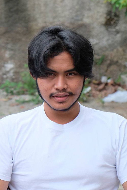 Hassan Faruqi as Ayah