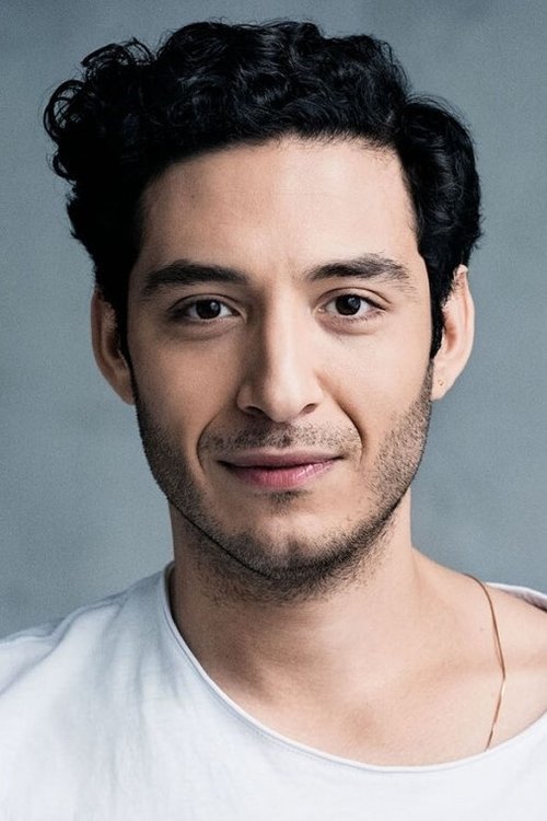 Mehmet Ateşçi as Firat Kara