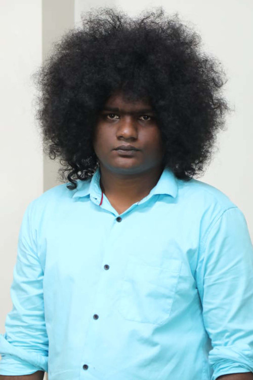 Thiruvarur Ganesh as Karthik