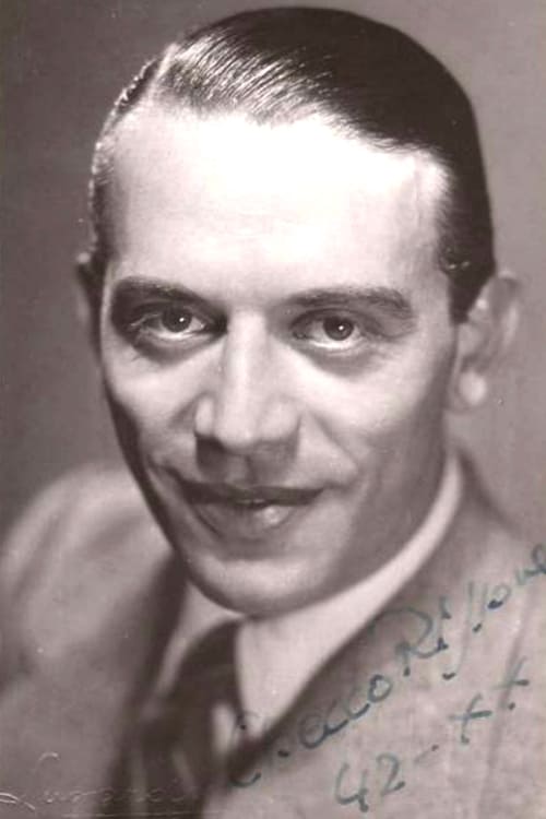 Checco Rissone as Guard in Piazza Vittorio (uncredited)